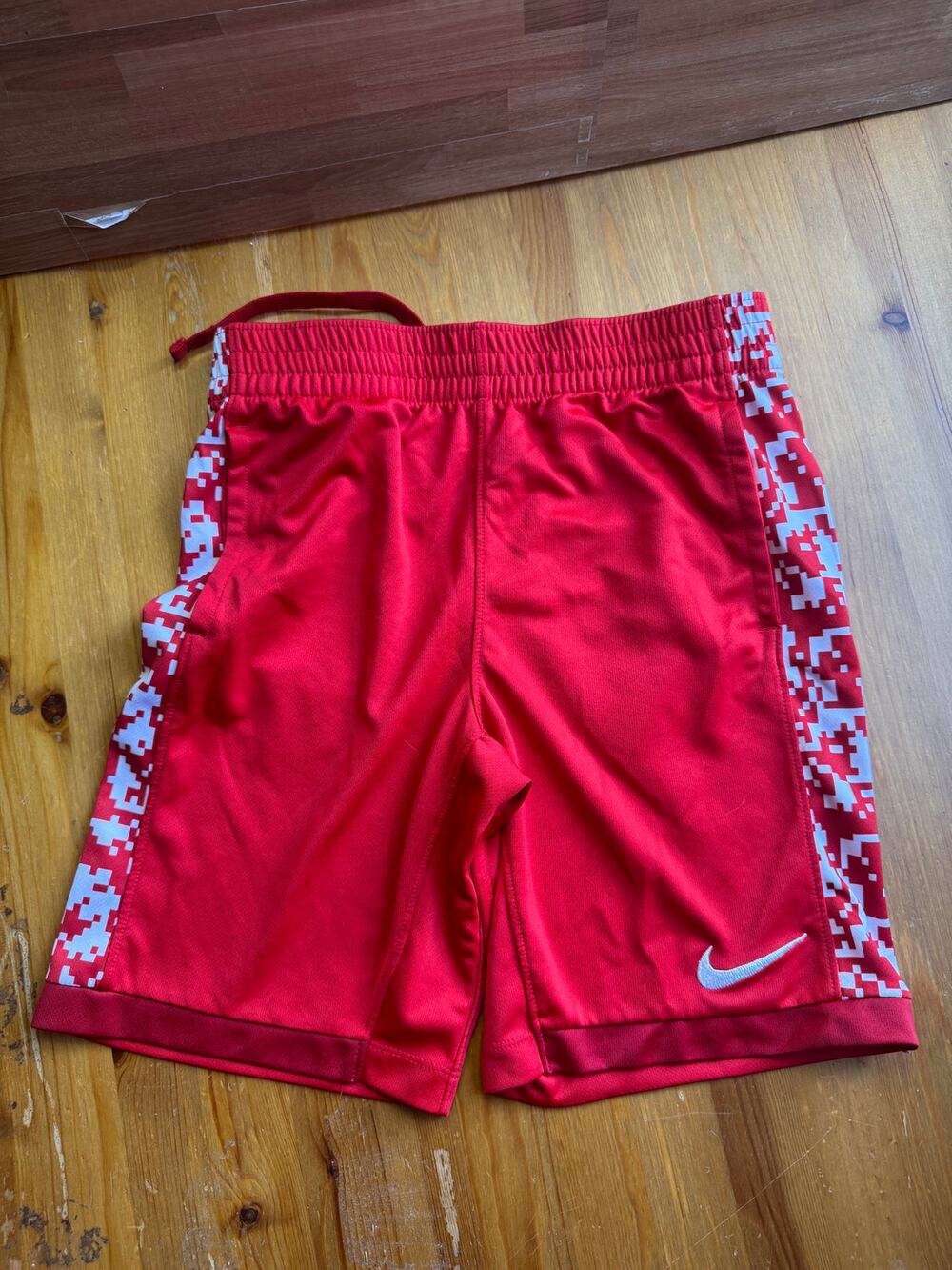 Nike Big Boys Dri-FIT Trophy Training Shorts Red Pixel Camo Size M